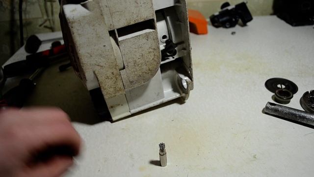 Не поступает масло на цепь | Как снять масляный насос на бензопиле stihl ms 170/180 смотреть онлайн