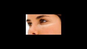 Как наносить корректор на лицо?