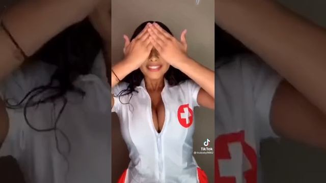 сексуальные девушки в Tik Tok