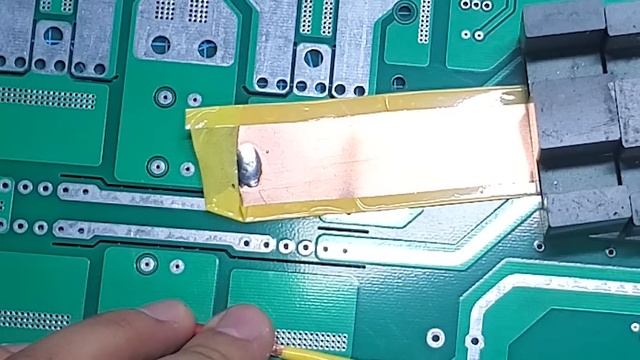 How to use grid tie inverter with battery | JLCPCB смотреть онлайн