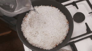 Когда есть рис, готовлю этот вкусный, быстрый обед.