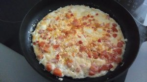 Омлет с помидорами и перцем.mp4