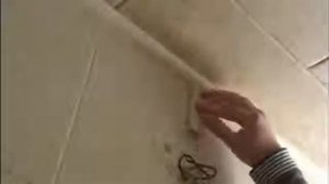 Установка вентилятора ВЕНТС в ванной комнате с подключением от светильника
