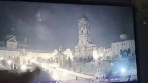 Ангелы летят в Храм.