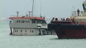 Специалисты начали заделывать пробоины в корпусе турецкого сухогруза "Берг"