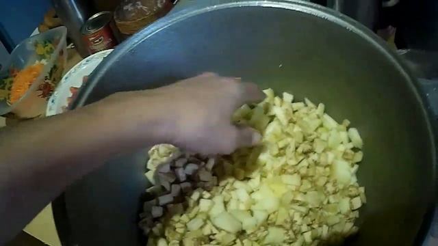 Заливной пирог с капустой/Свинья под Дубом... смотреть онлайн