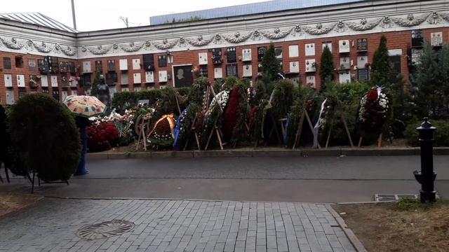 Могилы Горбачева, Ельцина, Хрущева, Жириновского и Черномырдина смотреть онлайн