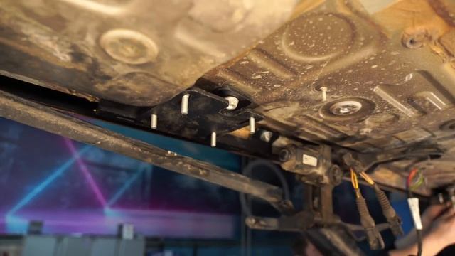 Bentley Bentayga установка выдвижных подножек ATS смотреть онлайн