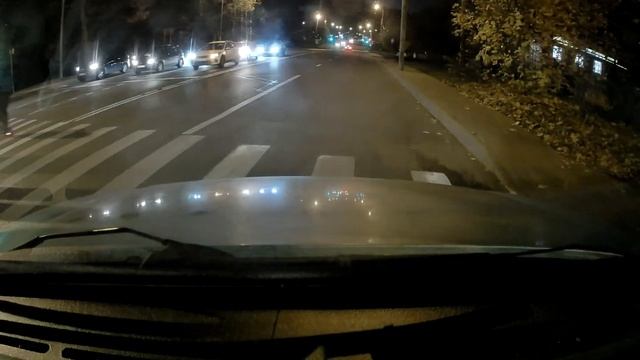 Чуть не попал под колеса смотреть онлайн