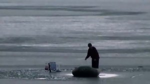 Как тонут рыбаки.Для любителей подлёдного лова.Маныч.Смотретьдо конца.