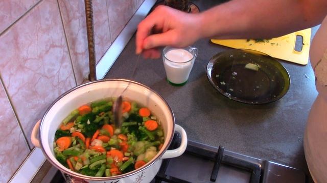 Овощной Суп- пюре с брокколи, цветной капустой и другими овощами смотреть онлайн