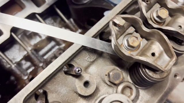 Part 5 Ford 302 Budget DIY Home Engine Rebuild: Installing Heads, Valve Train, and Intake смотреть онлайн