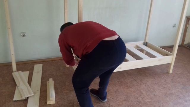 Пошаговая сборка двухъярусной кровати из массива сосны