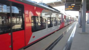 Электропоезд ЭС1-012 «Ласточка» сообщением Сочи — Роза Хутор прибывает в Адлер