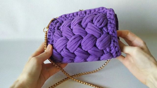 Клатч Зефирка №2 из трикотажной пряжи смотреть онлайн