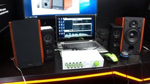 Сравнение колонок Edifier S330D и R1700BT