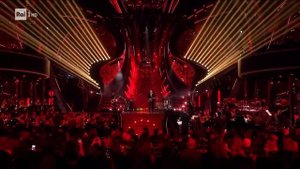 Sanremo 2024 - The Kolors con Umberto Tozzi cantano un medley di Umberto Tozzi