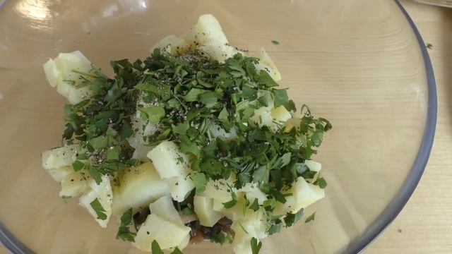 Сворачиваем тесто кульком и получаем "рог изобилия"!