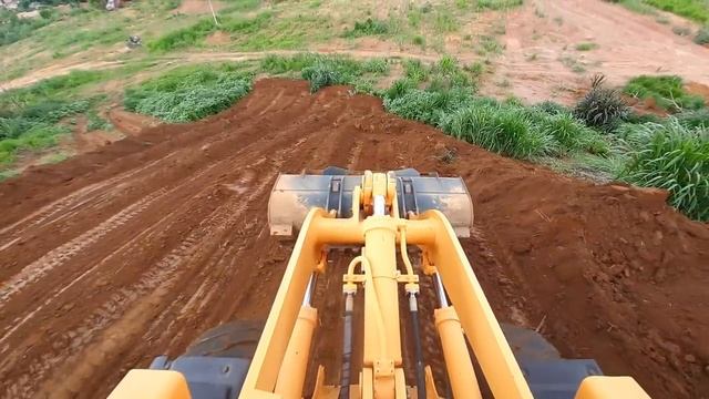 COMO A MÁQUINA GASTA MUITO DIESEL? /CONTINUANDO A EMPURRAR TERRA/CARREGADEIRA HL740 9S смотреть онлайн