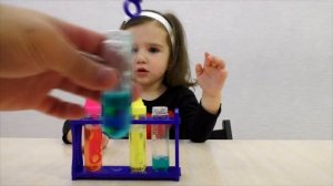 Лаборатория мыльных пузырей пузырей смешиваем разноцветные пузыри soap bubbles