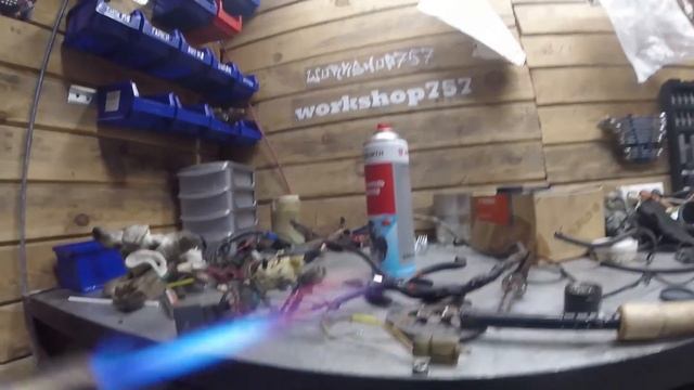 КУПИЛ СЕБЕ СКУТЕР/ПАЙКА ПЛАСТИКА/ПЕРВЫЙ РЕМОНТ смотреть онлайн