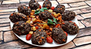 Вкуснятина?! За уши не оттащишь! Котлеты-тефтели на сковороде с овощами