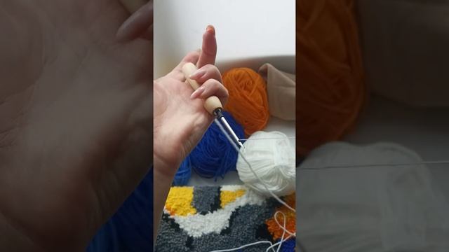 Ковровая вышивка иглой дельфин