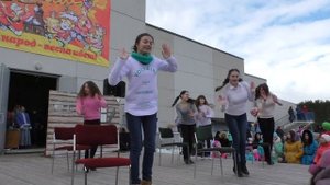 "Ну что, девчата, по маленькой"  Коллектив Гармония на Масленице 2016. Мулино