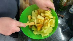 Картошка с грибами, а также со сливками и с сыром, запечённая в духовке