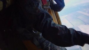 Первый прыжок с парашютом. Крыло. 1200 м.