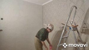 Подрезка обоев под плинтус