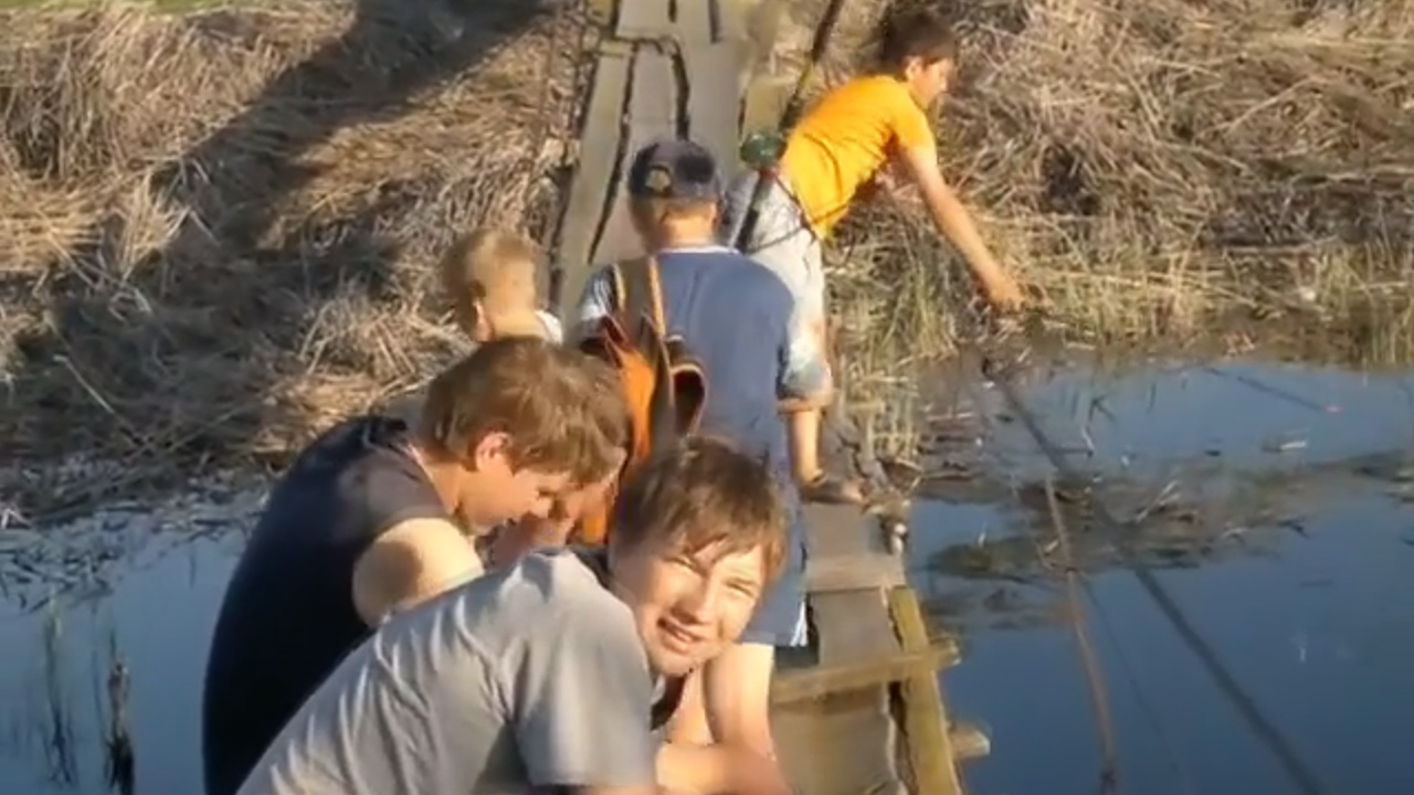 Рыбаки - профессионалы на реке смотреть онлайн