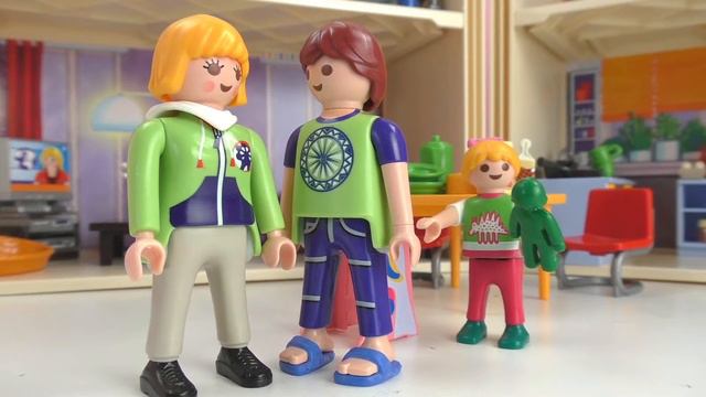 Гра Playmobil з німецькою сім’єю – відвідини пологового будинку смотреть онлайн