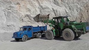 Самосвалы Татра на работе в карьере