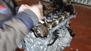 MINI COOPER S N18 ENGINE REASSEMBLY PART 5 : OIL PUMP & TIMING CHAIN INSTALL