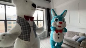 Поздравление белого медведя и зайки