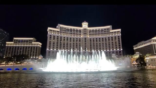 БОЛЬШИЙ ФОНТАН БЕЛЛАДЖИО BIG FOUNTAIN BELLAGIO смотреть онлайн