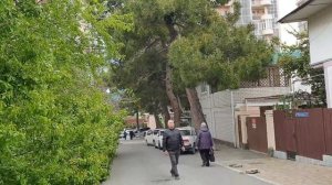 ГЕЛЕНДЖИК... ПО УЛИЦАМ УЛЬЯНОВСКАЯ И ЧЕРНОМОРСКАЯ К ПЛЯЖУ САДЫ МОРЕЙ... 23 апреля 2019...