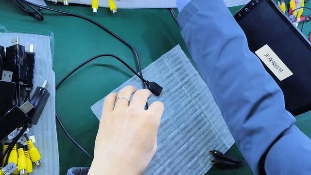 USB to CVBS（AV）video out adapter смотреть онлайн