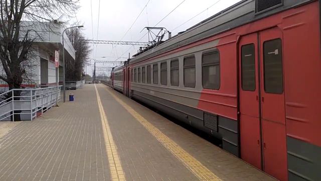 С логотипом ДМЗ! Электропоезд ЭД9М-0242 на станции Сортировочная смотреть онлайн