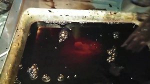 Как покрасить трубочки из бумажной лозы водными морилками.