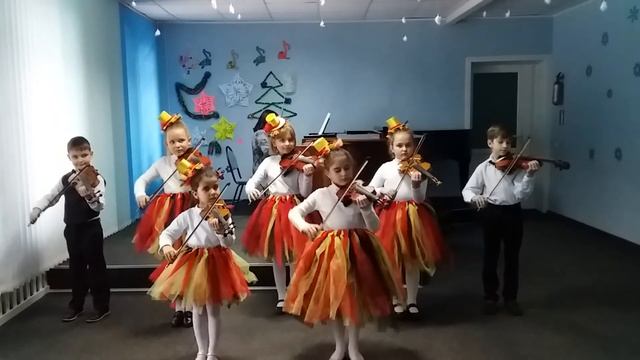 Ансамбль скрипалів "Віолінки" Й. Штраус "Полька - Анна" смотреть онлайн