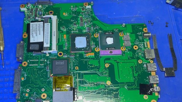 Ноутбук Toshiba Satellite A300 постоянно перезагружается смотреть онлайн