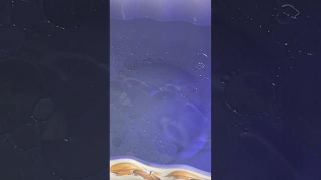 Как отмыть спонж!??#валитова_обзоры #макияж #обзоркосметики #лайфхак #проверкалайфхака #бьютиблог смотреть онлайн