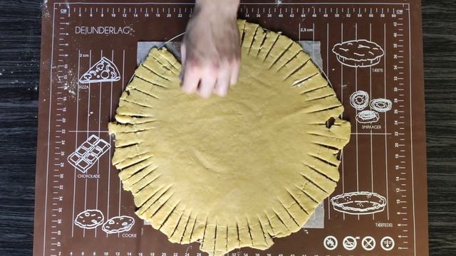 Пирог с вареньем из шелковицы. Тертый пирог.