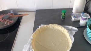 Пирог со шпинатом / Тарт со шпинатом и беконом / легкий рецепт заливного пирога