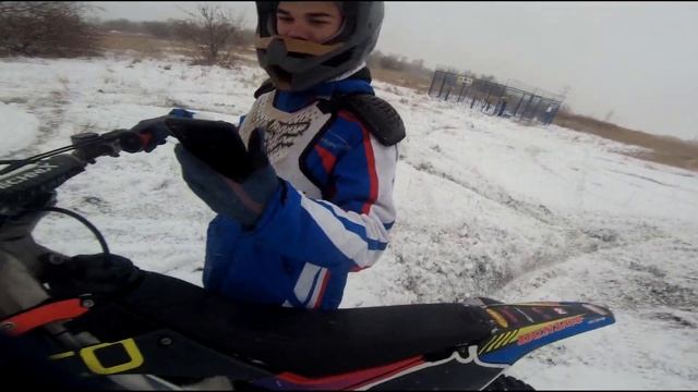 ВЛОГ МИША КУПИЛ НОВЫЙ МОТИК СЕБЕ | ПОКАТУШКИ НА МИНСКЕ И HONDA CRF250R | ЛЮТЫЙ ПРОХВАТ | ПЕРВЫЙ СНЕ смотреть онлайн