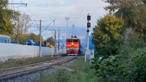 Скорый поезд 93/94 Пенза-Москва под тепловозом 2ТЭ10У-0433  18.09.2021.