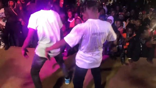 SHAKKERS DANCE CREW X WAKADINALI - MC MCA , CHUNGA DANCE #RONGEXPERIENCE смотреть онлайн