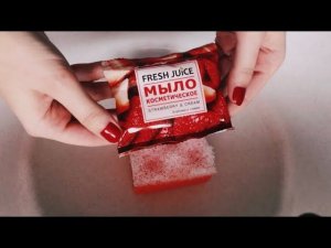 ASMR/lathering soaps/rustling packaging /squeezing sponge/relaxing sounds♀️